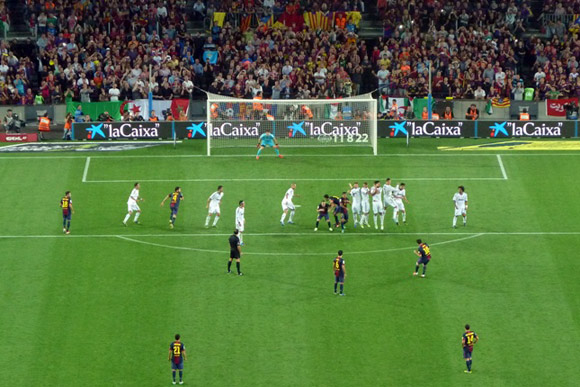 foto del secondo gol di Messi dalla curva opposta